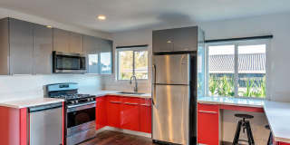 1321 W 36th Place Apartments Gallery 32