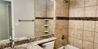 Beautifully Renovated Home Near Meadow Lake Park Gallery 15