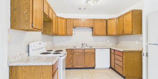 Spacious 4 bedroom rental ~ 4308 S Jackson Gallery 9