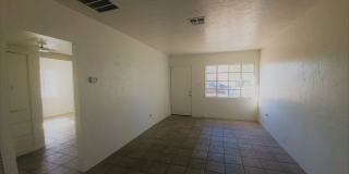 NICE AND AFFORDABLE 2 BEDROOM 1 BATH DUPLEX IN PHOENIX Gallery 3