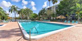 Bright & Spacious 1BR Retreat Near Beaches & Shopping Gallery 25
