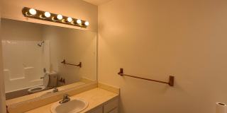 Bright 2 Bedroom Condo with Fireplace, Washer/Dryer, and 1/2 a mile to USD Gallery 8