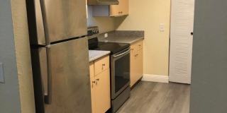 330 Crestwood Cir Gallery 2