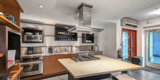 Spacious Condo in Prime Location of Capitol Hill Gallery 17