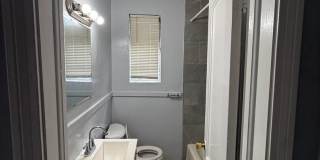 1046/1048 W 8th St.- Duplex Gallery 4