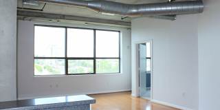 Spacious, beautiful loft with separate bedroom and office for rent in Downtown Atlanta Gallery 6