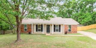 1724 Rustic Wood Ct – Classic Comfort Meets Outdoor Living Gallery 1