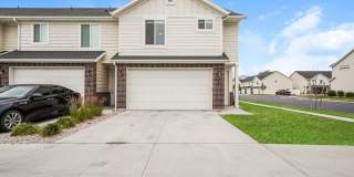 Beautiful 3 Bed, 2.5 Town Home! Available Now! See Our 3D Tour of This Property! Available NOW! Gallery 1