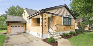 3-Bedroom, 2 Bath Single Family for Rent in Cincinnati, OH | Attached Garage & Nice Large yard Gallery 1