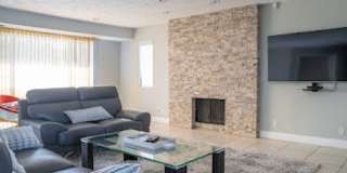 Racquet Club West, FURNISHED, Seasonal OR Long Term Gallery 14