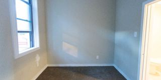 413 S 11TH Street Gallery 14