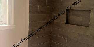 Spacious 3 Bedroom Home with Backyard & In-Unit Washer/Dryer Gallery 9