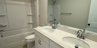 Beautiful End Unit Townhome in Griffith Lakes Gallery 30