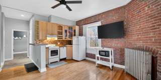 $1,400 Cap Hill 1 BR | 5 Min Walk to Cheesman Park Gallery 1