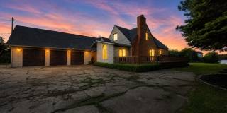 Spacious 4BR 3B All Sports Lake Front Home sitting on an acre of land in Brighton Gallery 1