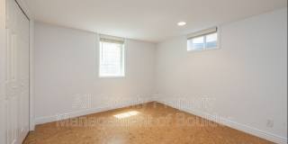 425 S 40th St Gallery 17