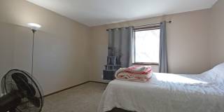 Beautiful 3-Bed 2-Bath Townhouse in Brooklyn Park! Gallery 11