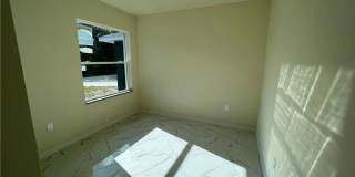 3Bd / 2Ba Duplex with GARAGE Gallery 6