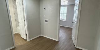711 1/2 West Hill Street Gallery 7