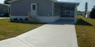 213 Greenhaven Road W Gallery 1