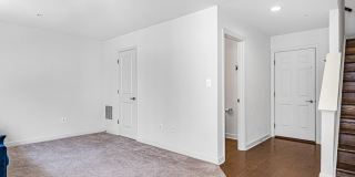 7308 WOOD POND Circle Gallery 2