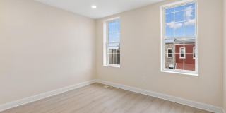 2416 E HOFFMAN Street Gallery 11