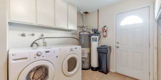 5-Bedroom Tempe Home with Private Pool, Guest House & Garage Near ASU Gallery 31