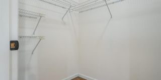 1947 WATERFORD PLACE Gallery 33
