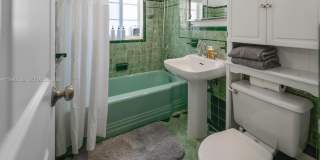 1714 Costado St Gallery 31