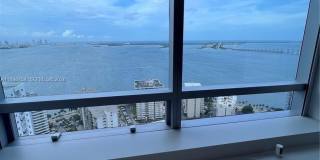 1435 Brickell Ave Gallery 21