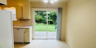 2 Bedroom, 1.5 Bath Townhouse Gallery 12