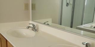 Spacious 4 Bedroom in Stonegate Gallery 15
