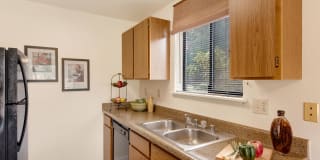 Mariners' Glen Apartment Homes Gallery 7