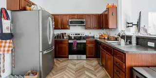 Available now!!Welcome to this charming 2-bedroom, 2-bathroom Condo in Sterling Heights, MI. Gallery 6