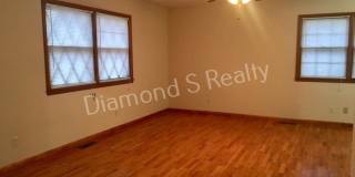 LOCATION! LOCATION! LOCATION!  South Springfield Duplex Available! Gallery 5