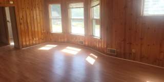 Spacious 3-Bedroom, 1-Bath Townhouse in Millville Gallery 1