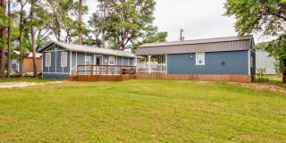 179 Oak Street Gallery 1