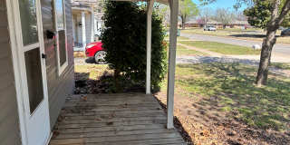 1 or 2 Bedroom, 1-Bathroom Duplex with central heat and air Gallery 15