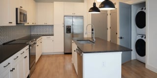 Luna Upper Westside Gallery 69
