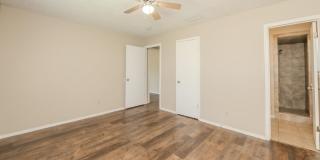 1118 CRESCENT LANE Gallery 15
