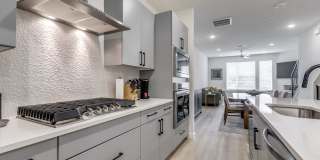 LUXURY 3-BEDROOM TOWNHOUSE AT GRAYSON HOUSE Gallery 9