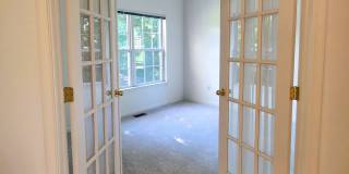 406 Clairborne St Gallery 13