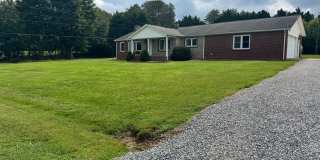 Country Setting but close enough Single Family Home Gallery 1