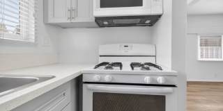 400-420 N. Oakland Ave. Gallery 32