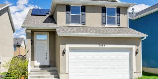Stunning 5 bedroom - 4 bathroom Pet Friendly Home in Great West Haven! Available on Nov 5th! Gallery 1