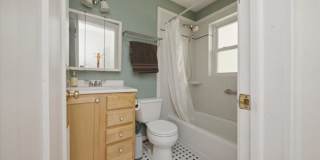 1849 W Greenleaf Ave Gallery 8