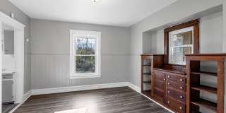 Charming 4BR House in Toledo Gallery 6