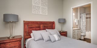 Linden Square Gallery 34