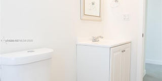 120 NE 71st St Gallery 8