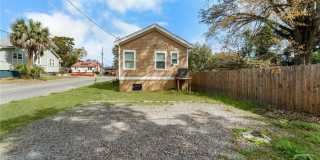 1403 E Anderson Street Gallery 27